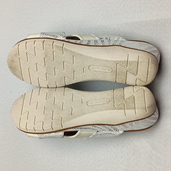 Baretraps Carmiela Women's Wedge Slide Sandals - Picture 4 of 4